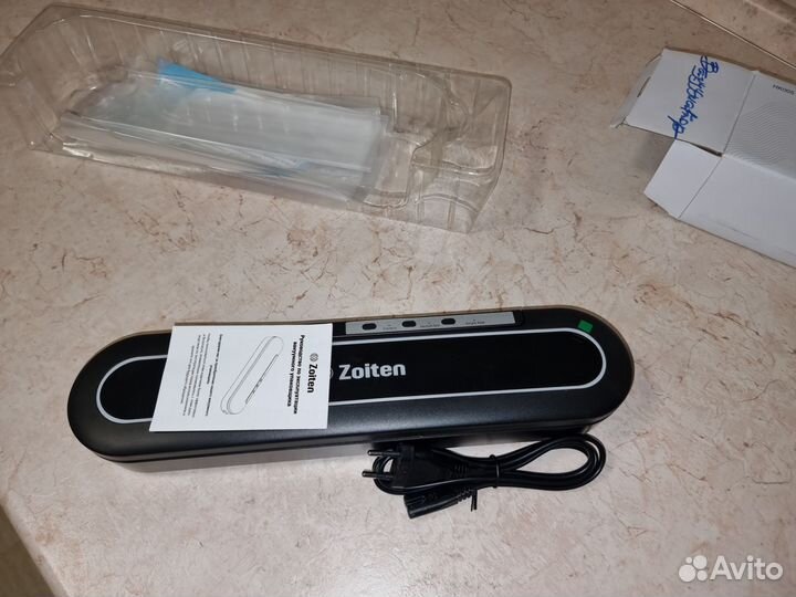 Вакууматор Zoiten 300 новый