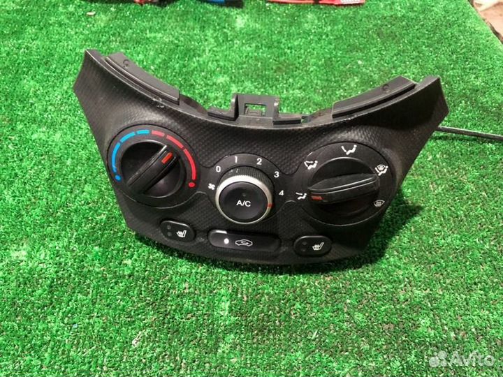 Блок управления отопителем Hyundai Solaris