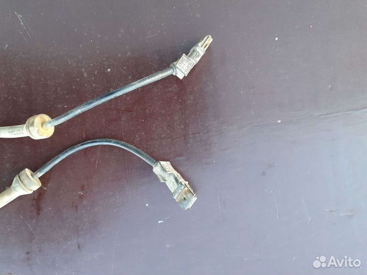 Датчик ABS передний Рено Лагуна 2