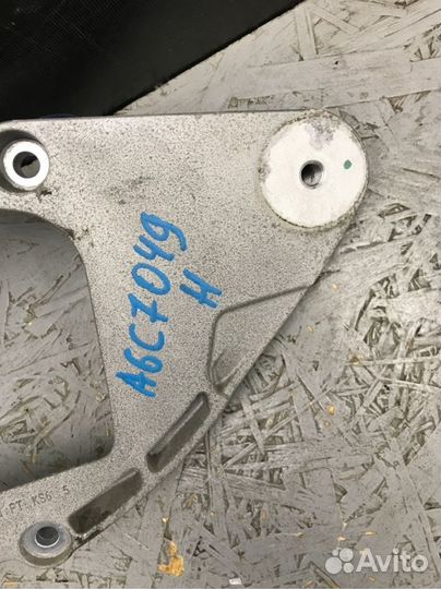 Кронштейн редуктора задний Audi A6 С7 chva 2011