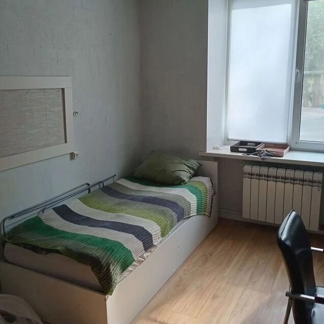 Комната 13 м² в 4-к., 2/8 эт.