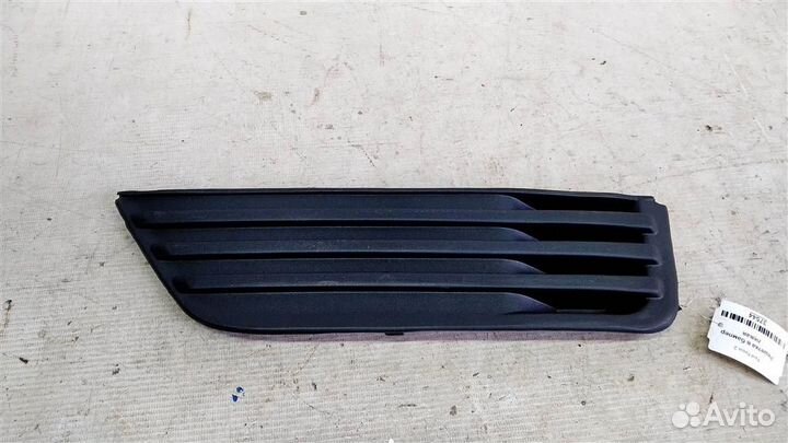 Решетка в бампер левая Ford Focus 2