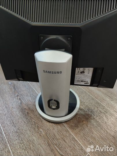 Монитор Samsung 19