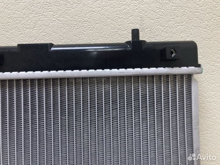 Радиатор охлаждения Хонда Мобилио 01