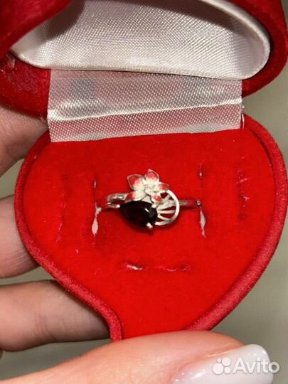 Серебряные серьги с гранатом