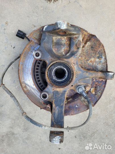 Ступица правая Mitsubishi Montero Sport 1