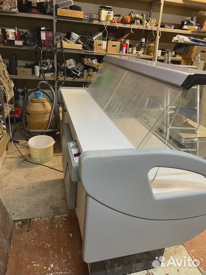 Холодильная витрина бу