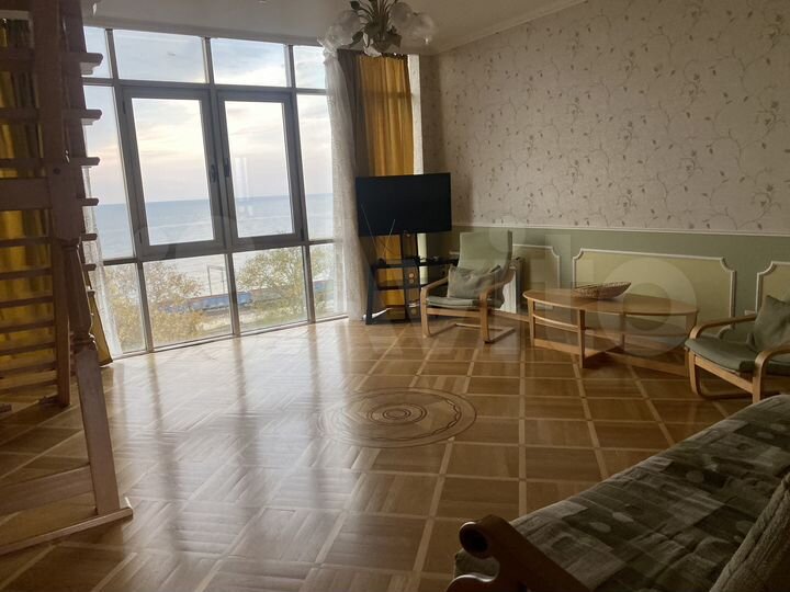 2-к. квартира, 120 м², 8/8 эт.