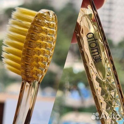 Зубная щетка