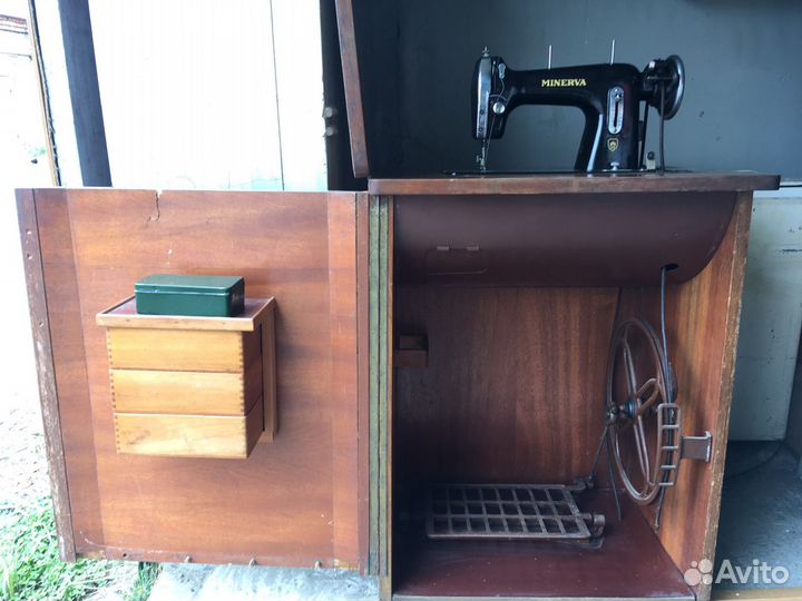 Швейная машина Minerva 122