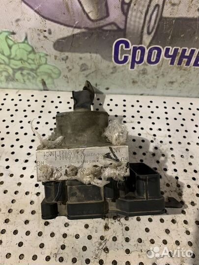 Блок управления ABS Renault Logan