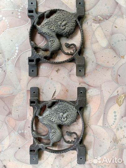 Львы из металла