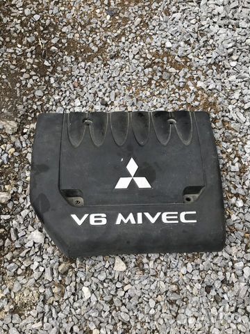 Крышка двигателя Outlander