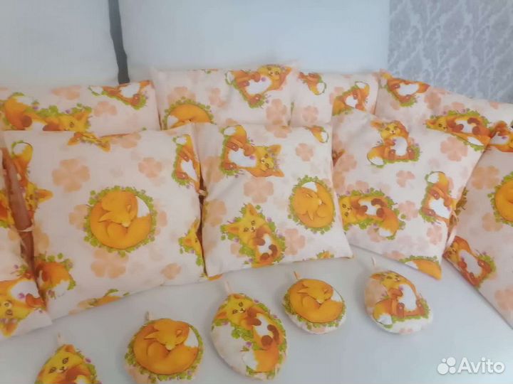 Бортики(12 подушек 30/30) в детскую кроватку новые
