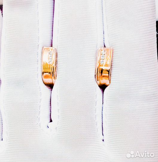 Серьги с синтетическим камнем Золото