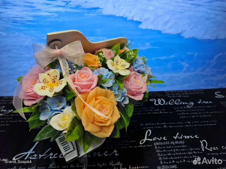 Флористическая композиция из мыла