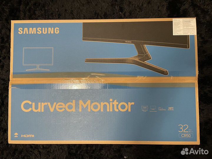 Изогнутый монитор Samsung 32 C32R500FHI