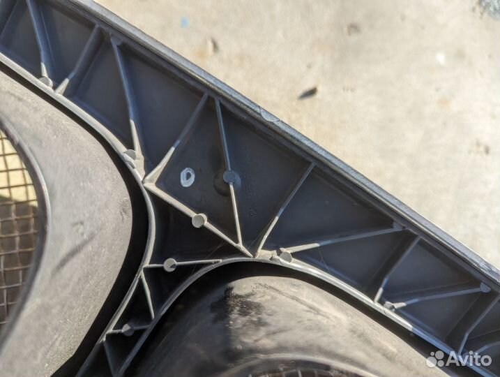 Решетка радиатора Jaguar XJ X350 AJ30