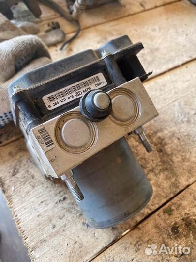 Блок abs Infiniti fx50 s51