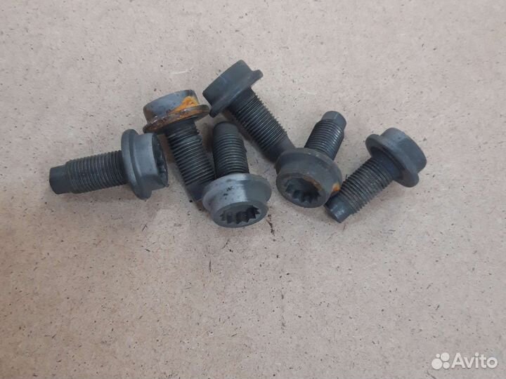 Болты гайки Porsche cayenne 958