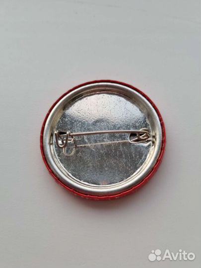 Значки на одежду