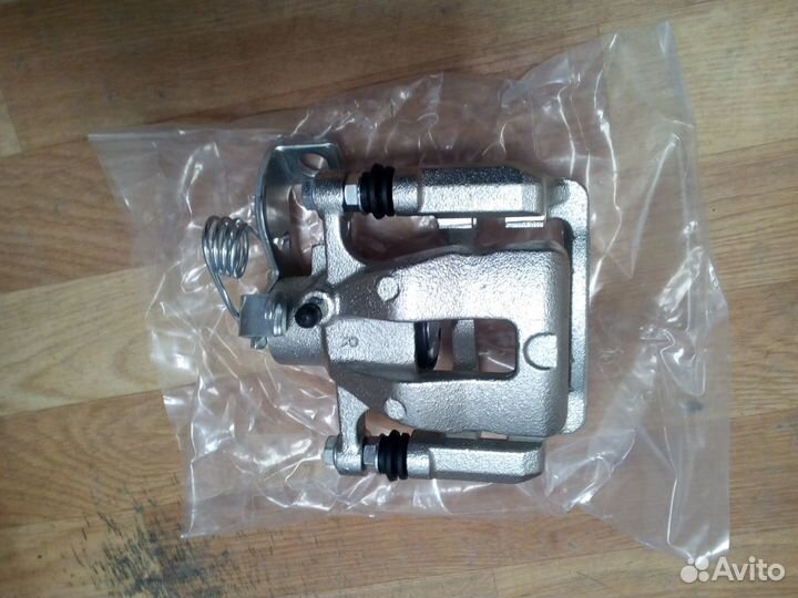 Суппорт тормозной задний правый hyundai solaris