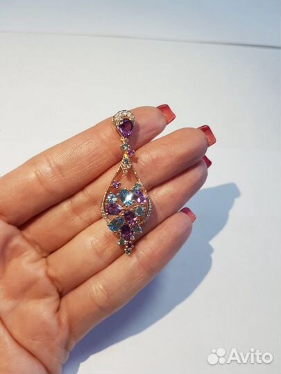 Золотой подвес с бриллиантами, топазами и аметиста