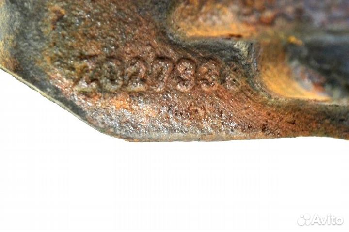 Скоба суппорта переднего моста, левая mercedes-ben