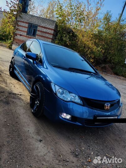 Решетка радиатора mugen RR на Honda civic 4d