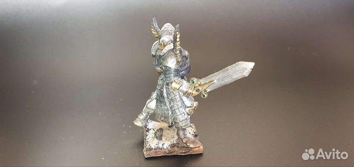 Миниатюра для dnd паладин в снегу