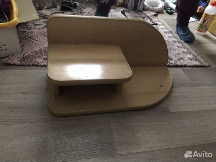 Тумбочка,полка