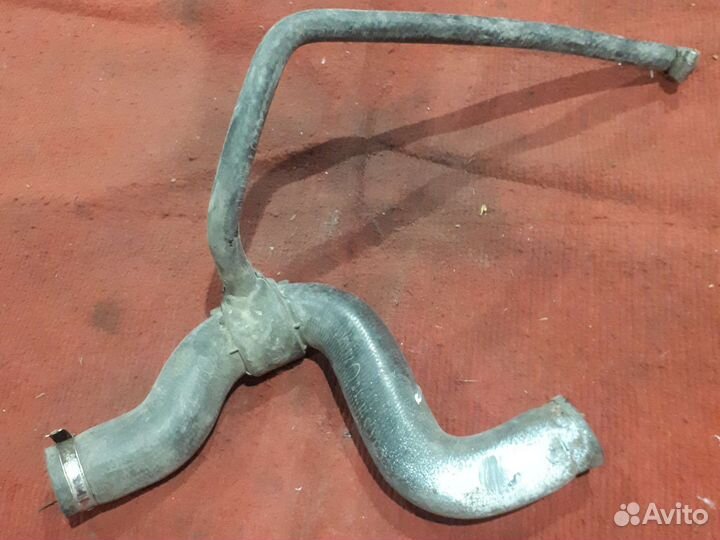 Верхний патрубок радиатора ауди 100 с4
