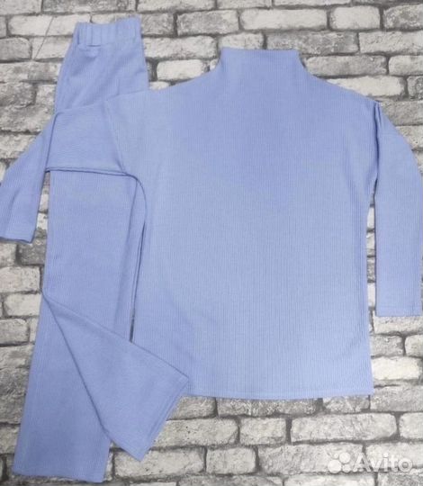 Женский костюм