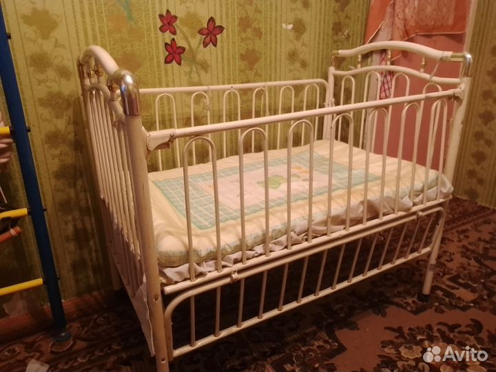 Детская кроватка