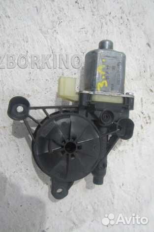 Моторчик заднего левого стеклоподъемника Skoda Octavia 3 5E