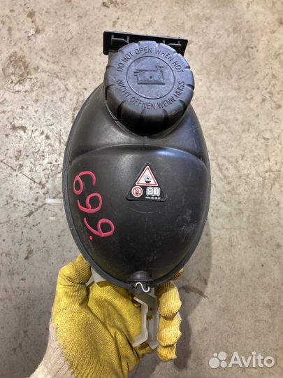 Бачок расширительный Mercedes-Benz E-Class W212