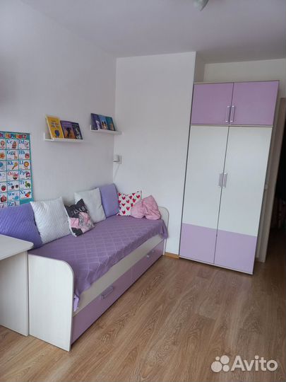 Комната для девочки, мебель, матрас, шторы, люстра