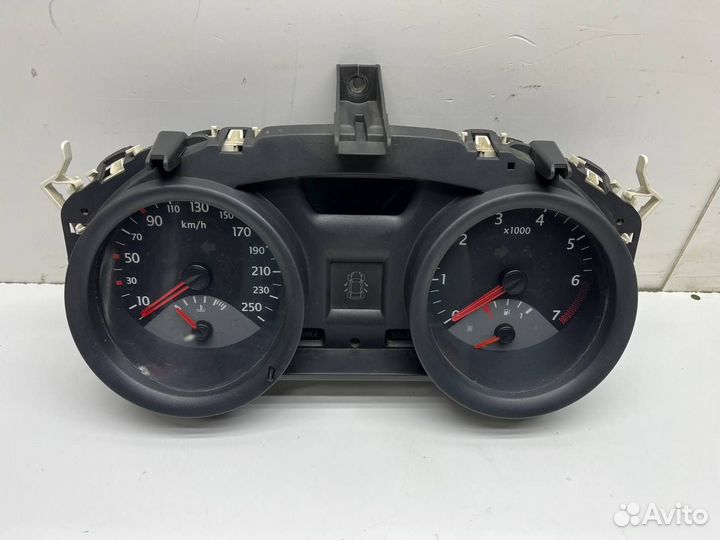 Панель приборов Megane 2 8200399692