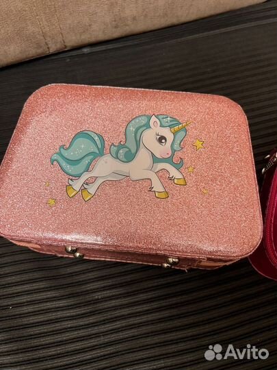 Набор детской косметики в чемодане