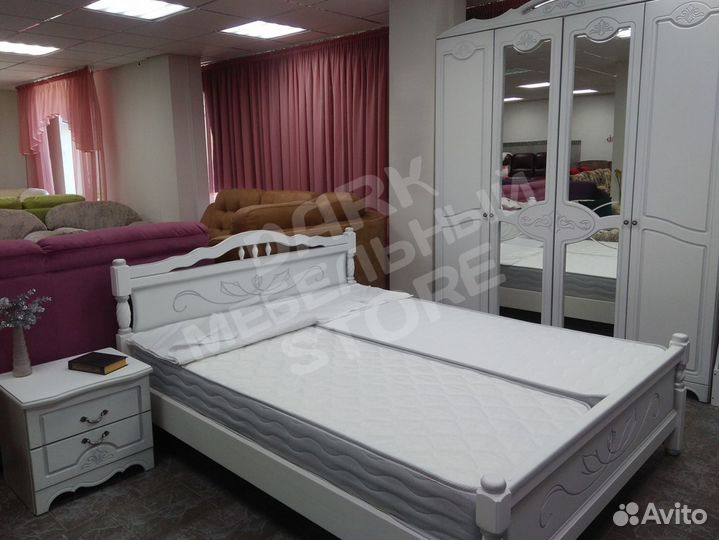 Спальный гарнитур