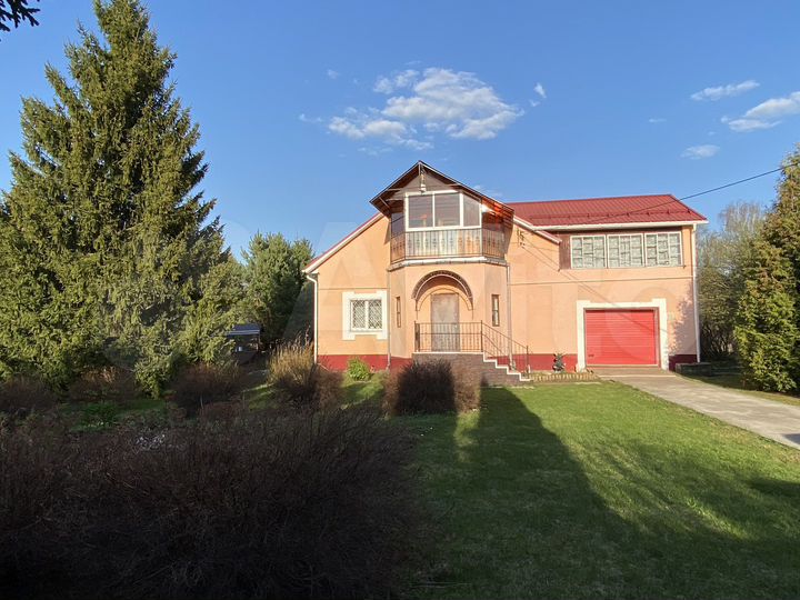 Дом 324 м² на участке 25 сот.