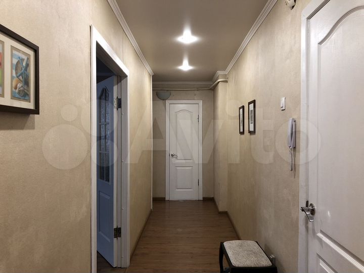 4-к. квартира, 74 м², 1/9 эт.