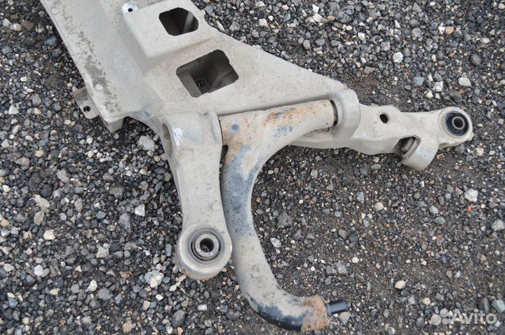 Подрамник задний Вольво S60 1