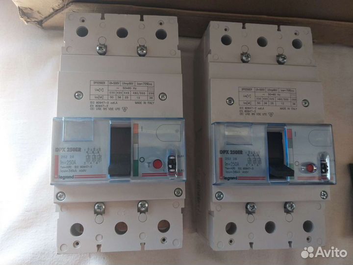 Авт выключатель legrand dpx250er