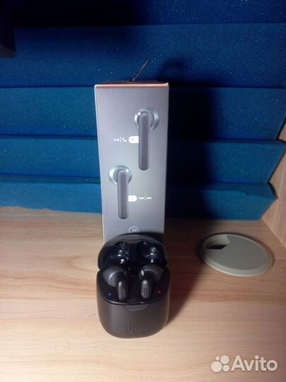 Наушники JBL tune220TWS