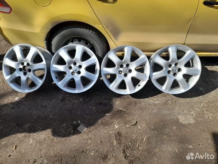 Yokohama A043 225/45 R17 91