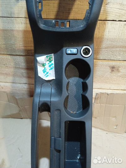 Консоль центральная (тоннель) Skoda Yeti 1.8 tsi 4