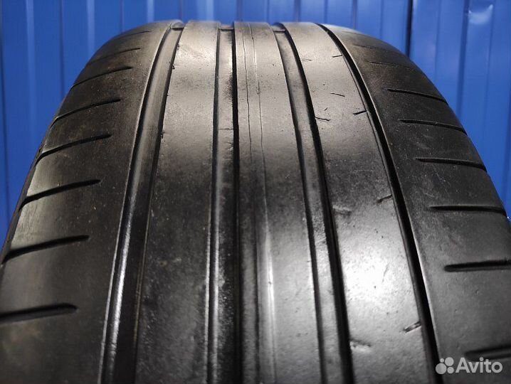 Pirelli P Zero PZ4 235/55 R18