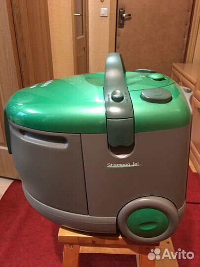 Моющий пылесос LG V-9144WA Hippo