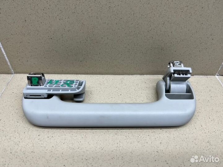 Ручка внутренняя потолочная задняя Audi A3 8V czca